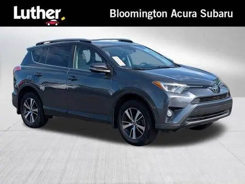 2017 Toyota RAV4 XLE AWD photo