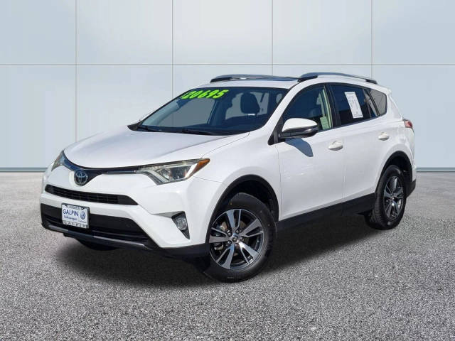 2017 Toyota RAV4 XLE FWD photo