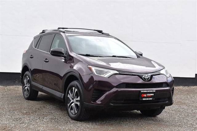 2017 Toyota RAV4 LE AWD photo