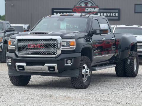 2017 GMC Sierra 3500HD Denali 4WD photo