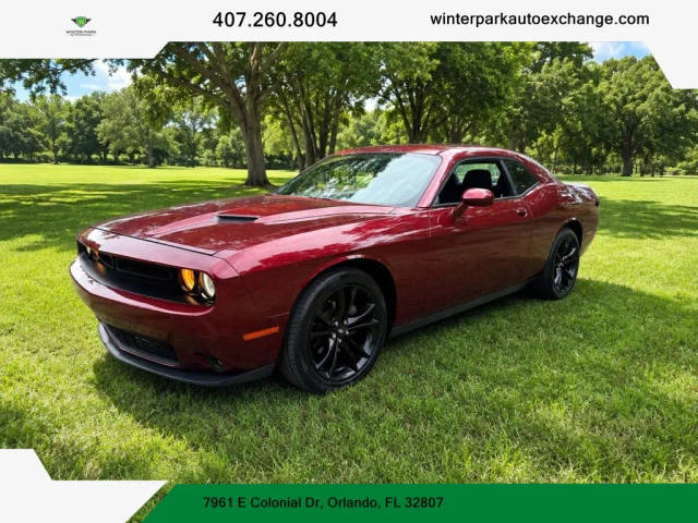 2017 Dodge Challenger SXT RWD photo