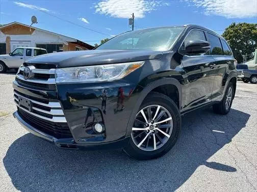 2017 Toyota Highlander XLE AWD photo