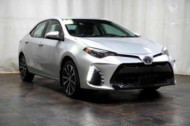 2017 Toyota Corolla SE FWD photo