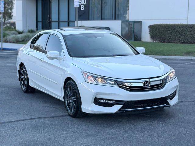 2017 Honda Accord EX-L V6 FWD photo