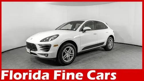 2017 Porsche Macan  AWD photo