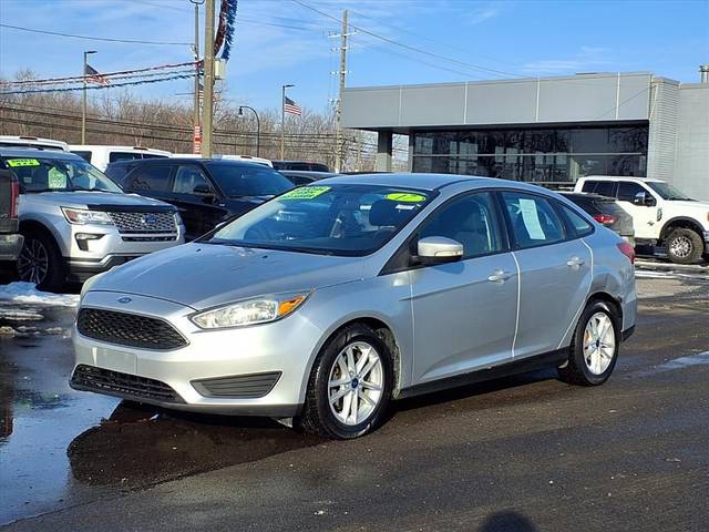 2017 Ford Focus SE FWD photo