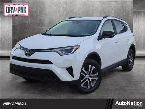 2017 Toyota RAV4 LE FWD photo