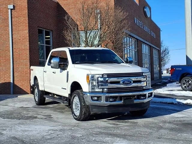 2017 Ford F-250 Super Duty Lariat 4WD photo