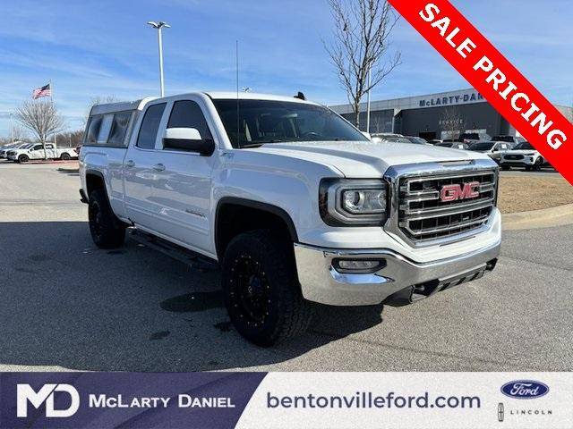 2017 GMC Sierra 1500 SLE 4WD photo