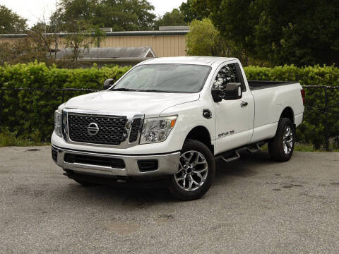 2017 Nissan Titan XD SV 4WD photo