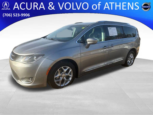2017 Chrysler Pacifica Minivan Touring-L Plus FWD photo
