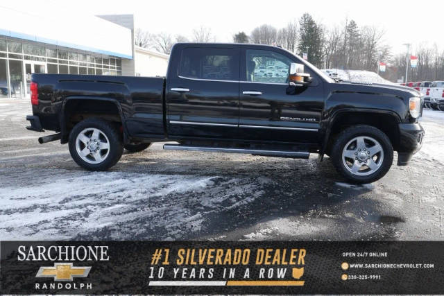 2015 GMC Sierra 2500HD Denali 4WD photo