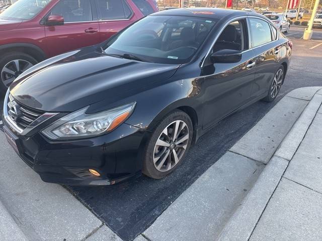 2017 Nissan Altima 2.5 SR FWD photo