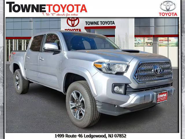 2017 Toyota Tacoma TRD Sport 4WD photo