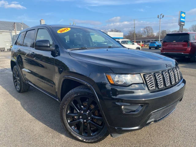 2017 Jeep Grand Cherokee Altitude 4WD photo