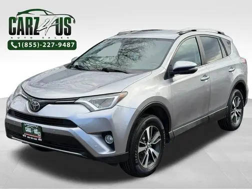 2017 Toyota RAV4 XLE AWD photo