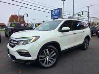 2017 Honda Pilot Touring FWD photo
