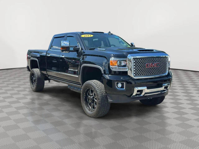 2017 GMC Sierra 2500HD Denali 4WD photo