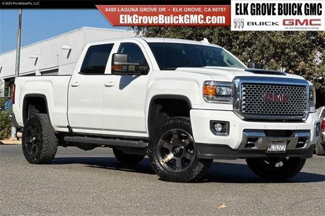 2017 GMC Sierra 2500HD Denali 4WD photo