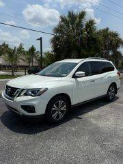 2017 Nissan Pathfinder SL FWD photo