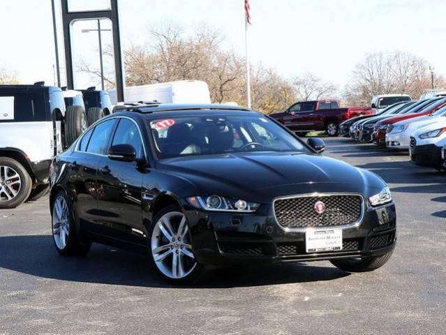 2017 Jaguar XE 35t Prestige AWD photo