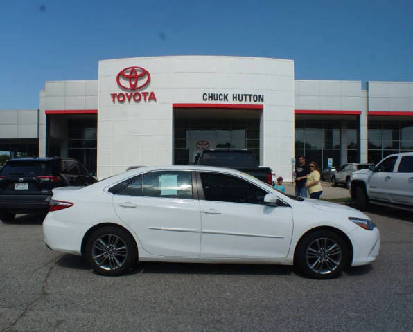 2017 Toyota Camry SE FWD photo
