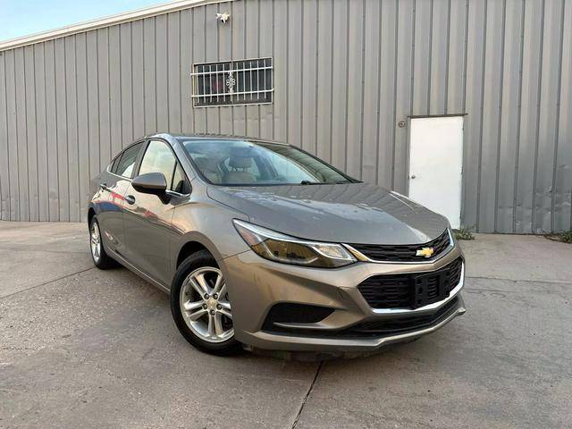 2017 Chevrolet Cruze LT FWD photo