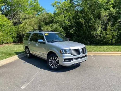 2016 Lincoln Navigator Select RWD photo