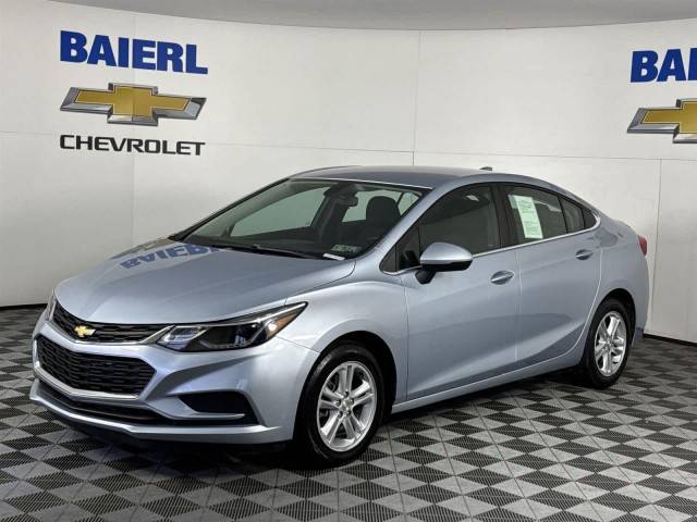 2017 Chevrolet Cruze LT FWD photo