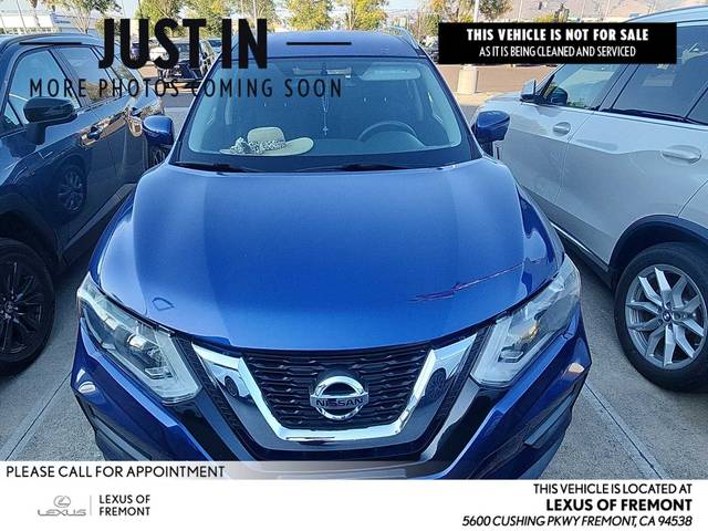 2017 Nissan Rogue SV FWD photo