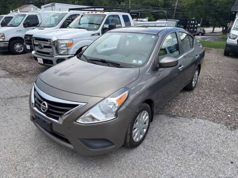 2016 Nissan Versa SV FWD photo