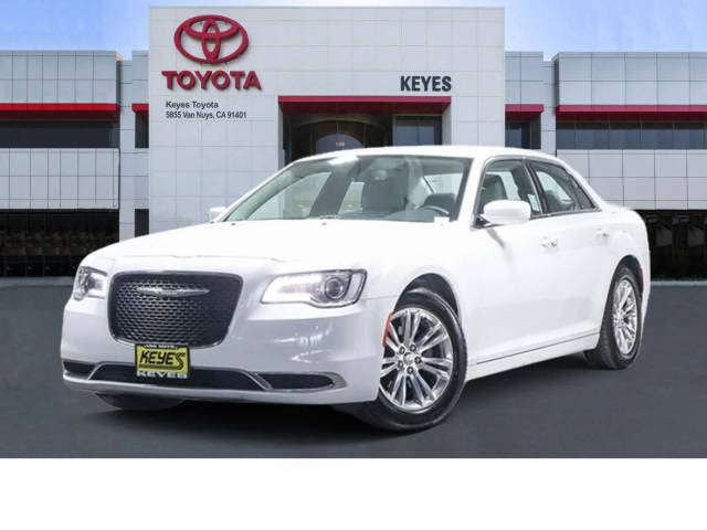 2017 Chrysler 300 Limited RWD photo