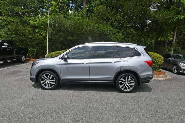 2017 Honda Pilot Touring FWD photo