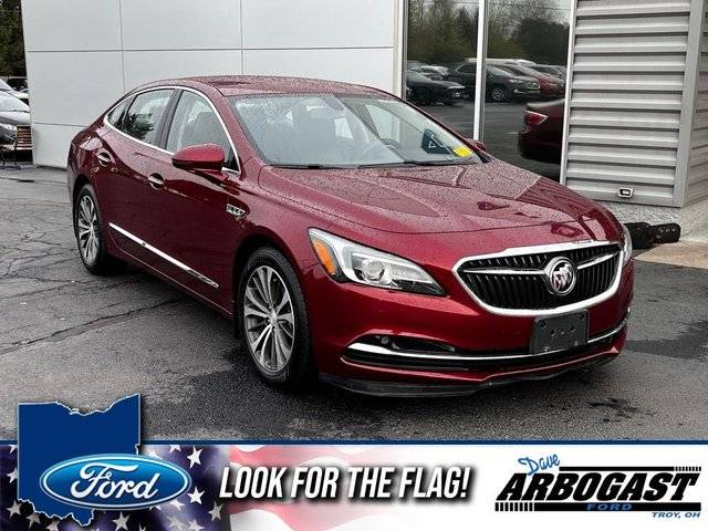 2017 Buick LaCrosse Essence FWD photo