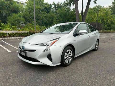 2017 Toyota Prius Three FWD photo