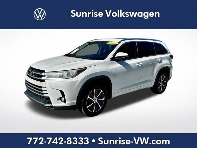 2017 Toyota Highlander XLE FWD photo