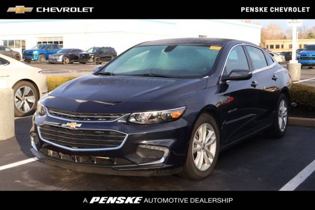 2017 Chevrolet Malibu LT FWD photo