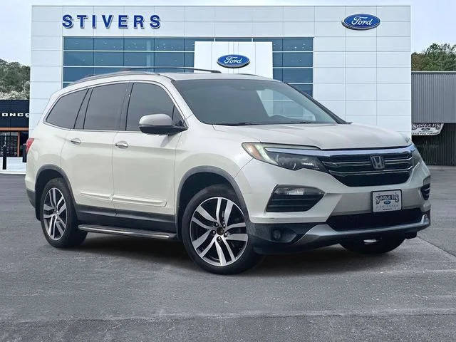 2017 Honda Pilot Elite AWD photo