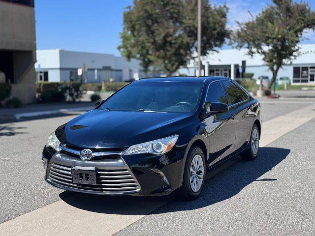 2017 Toyota Camry LE FWD photo