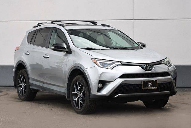 2017 Toyota RAV4 SE FWD photo