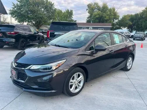 2017 Chevrolet Cruze LT FWD photo