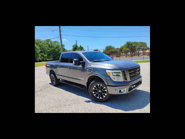 2017 Nissan Titan PRO-4X 4WD photo