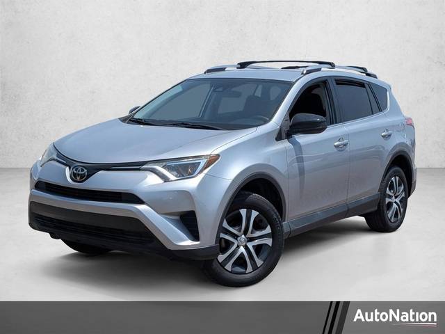 2017 Toyota RAV4 LE FWD photo