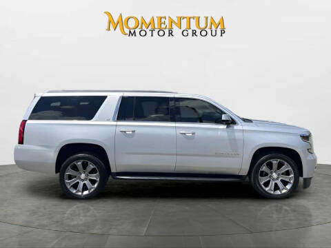 2017 Chevrolet Suburban LT RWD photo