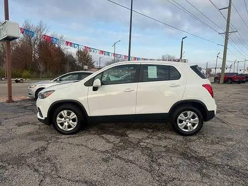 2017 Chevrolet Trax LS FWD photo