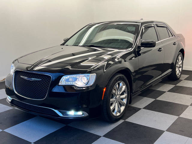 2017 Chrysler 300 Limited AWD photo