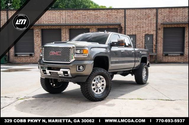2017 GMC Sierra 2500HD Denali 4WD photo