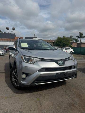 2017 Toyota RAV4 XLE AWD photo
