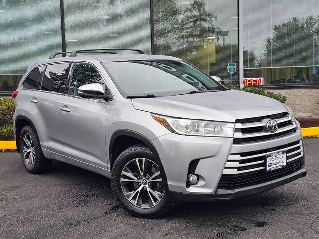 2017 Toyota Highlander LE Plus AWD photo