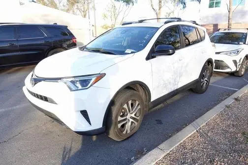 2017 Toyota RAV4 LE FWD photo